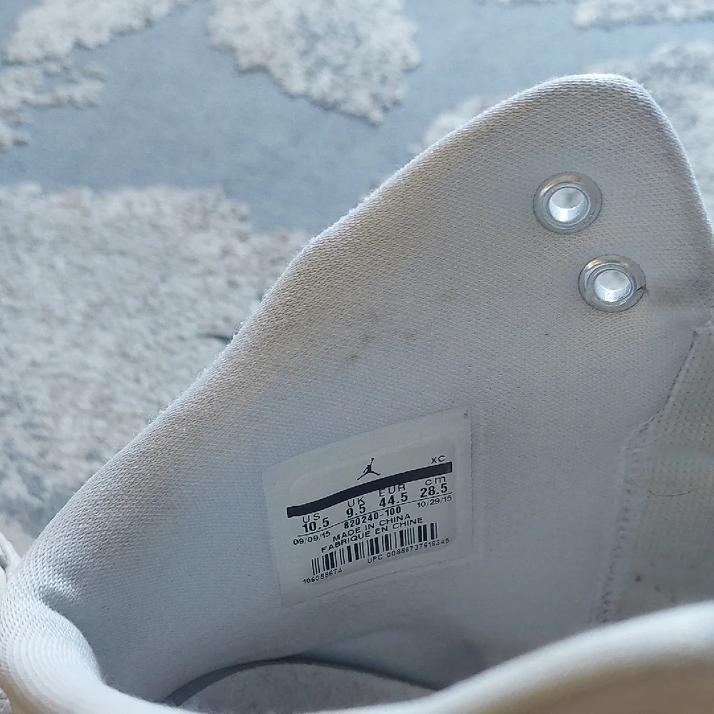 Jordan White Athletic High-Top SneakersSize  10.5